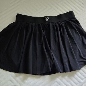 Aritzia TNA Move Tennis Pleated Athletic Skirt